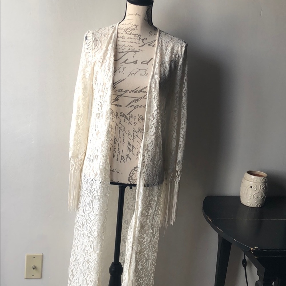 Long lace kimono with fringe sleeves